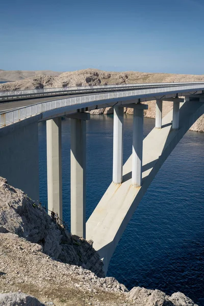 Κάθετη Λήψη Της Διάσημης Γέφυρας Pag Πάνω Από Τις Ακτές — Φωτογραφία Αρχείου