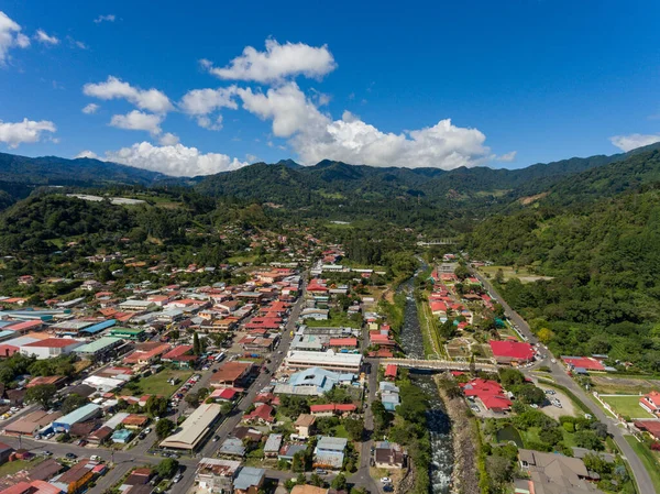 Una Toma Aérea Pueblo Rodeado Vegetación Campo — Foto de Stock