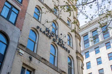 Montreal 'deki Hotel Place d' Armes 'in ön tabelalı alt melek görüntüsü.