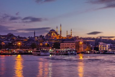 İstanbul ve Ayasofya 'nın günbatımındaki panoramik görüntüsü