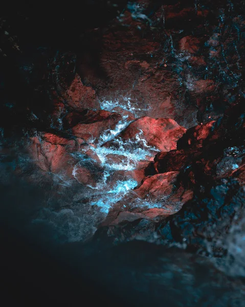 Σκούρα Υφή Κόκκινα Βράχια Καλυμμένα Πάγο Καλυμμένα Στο Σπήλαιο — Φωτογραφία Αρχείου