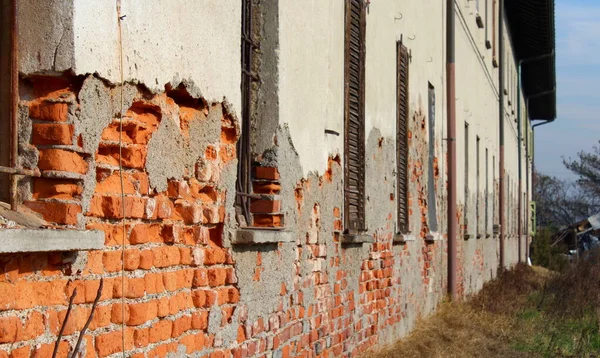 Antiguo Edificio Con Paredes Ladrillo Rojo Durante Día — Foto de Stock