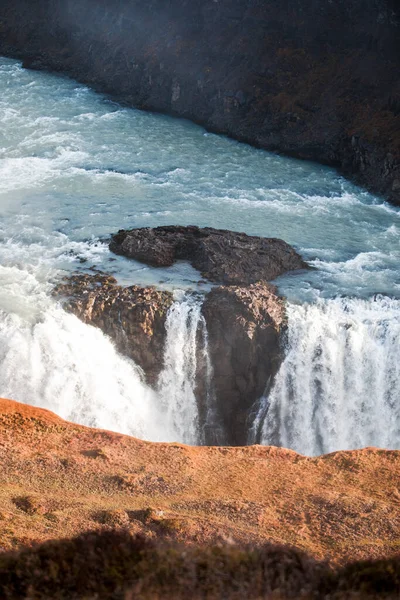 Egy Függőleges Felvétel Gullfoss Vízesésről Izlandon — Stock Fotó