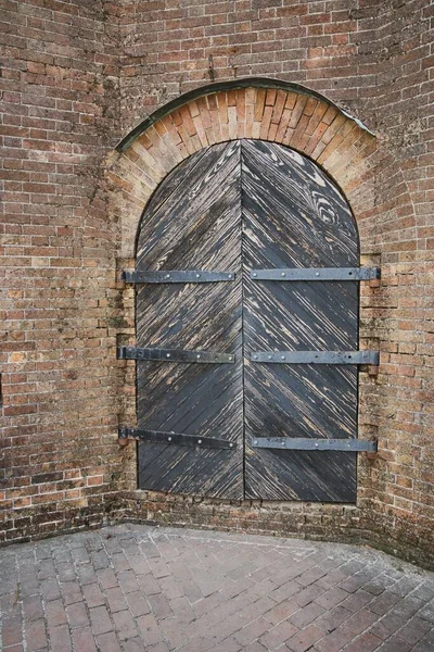 Сценарий Старой Выветрившейся Двери Форт Морган Алабама Сша — стоковое фото