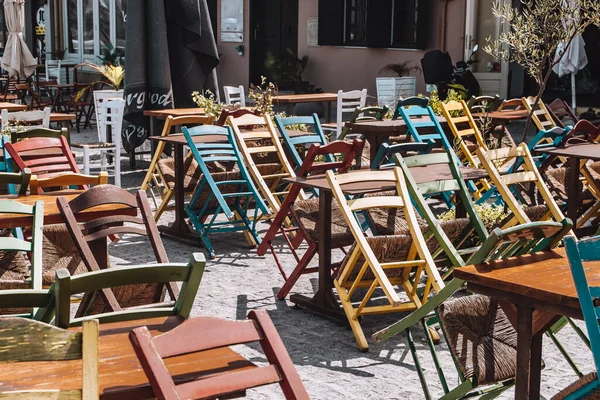 Une Vue Aucune Caffe Ouverte Avec Des Chaises Colorées Matin — Photo