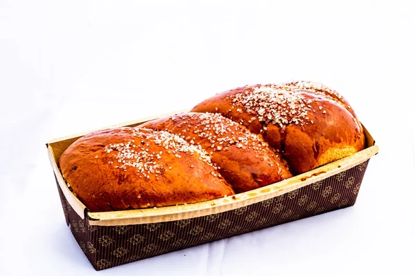 コザナック Cozonac コズナク Kozunak バッカ Babka ルーマニアやブルガリアの伝統的な甘い発酵パンの一種 — ストック写真