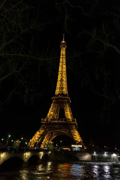 Vista Vertical Noturna Torre Eiffel Partir Sena Paris França — Fotografia de Stock