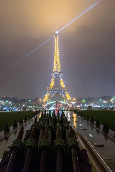 Вертикальный Снимок Очаровательной Эйфелевой Башни Парижского Неба Франция — стоковое фото