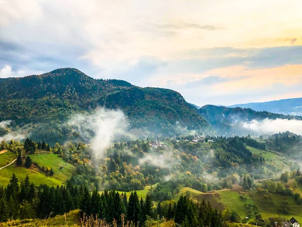 Une Belle Vue Sur Les Montagnes Rucar Bran Roumanie — Photo