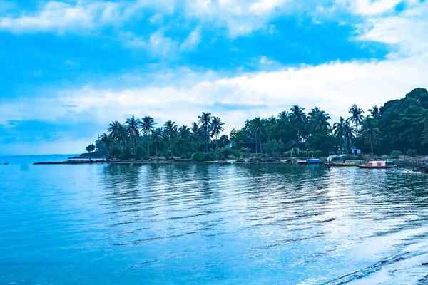 Een Betoverende Scène Van Het Magische Blauwe Water Eilanden Batam — Stockfoto