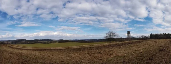 Panoramatický Záběr Zemědělské Pole Pod Jasnou Oblohou — Stock fotografie