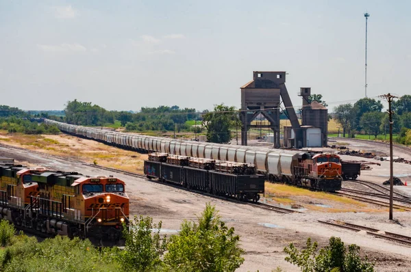 Burlington Northern Santa Bnsf Vid Sandningsstationerna — Stockfoto