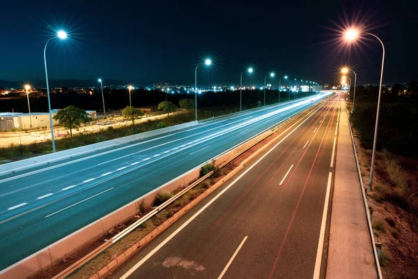 高速道路の車のライトの美しいショット — ストック写真