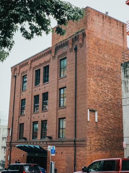 Seattle City Deki Dört Katlı Bir Binanın Dış Kısmının Dikey — Stok fotoğraf