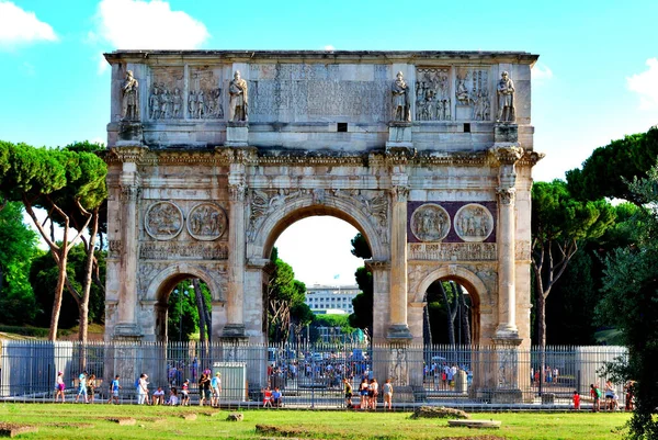 Αψίδα Του Κωνσταντίνου Θριαμβευτική Αψίδα Στη Ρώμη Αφιερωμένη Στον Αυτοκράτορα — Φωτογραφία Αρχείου