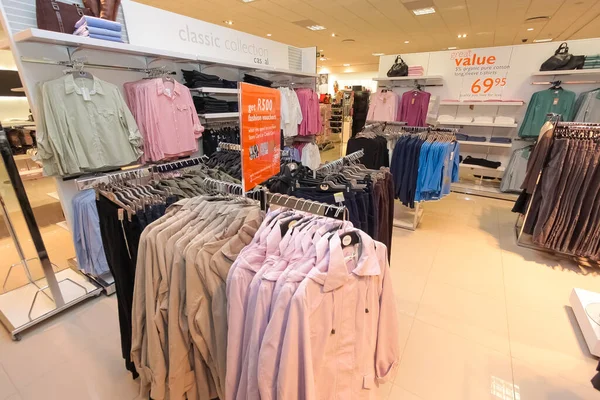 Primo Piano Del Negozio Abbigliamento Interior Woolworths — Foto Stock