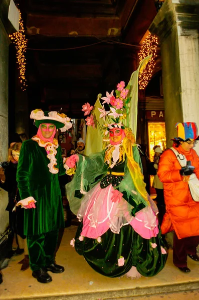 People Creative Unique Colorful Costumes Carnival Venice Italy — Stock Photo, Image