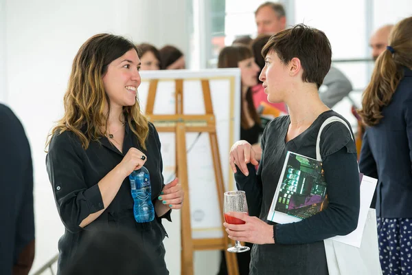 Young Caucasian People Chatting Media Event Johannesburg South Africa — Stock Photo, Image