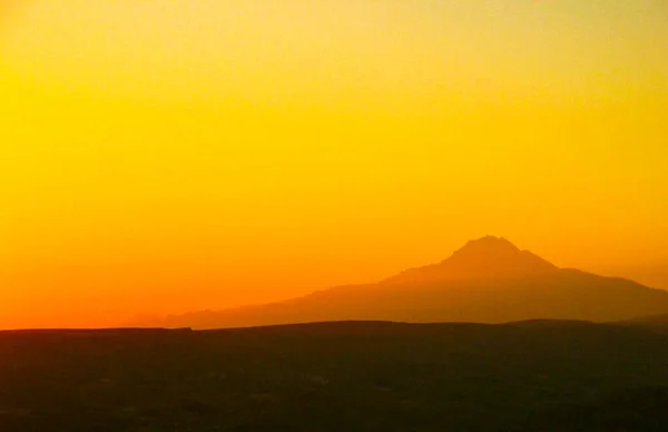 Ein Foto Von Bergen Und Sonnenuntergang — Stockfoto