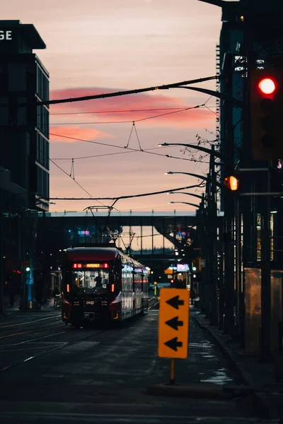 Een Verticaal Shot Van Het Openbaar Vervoer Calgary Canada — Stockfoto