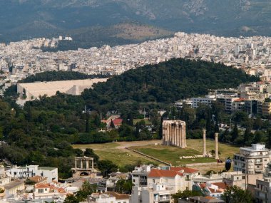 Akropolis tepesinden Yunanistan 'daki Atina şehrine bir hava manzarası