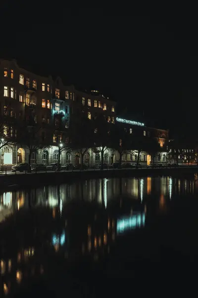 Prachtig Uitzicht Het Clarion Hotel Aan Het Water Nachts Orebro — Stockfoto