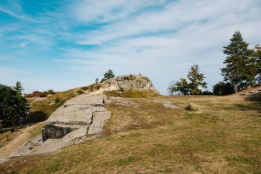 Blankenburg Harz 'daki kumtaşı mağaralarının güzel manzarası