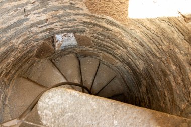Castillo de los Templarios 'taki merdivenler, Tapınak Şövalyeleri Şatosu. Ponferrada, İspanya.