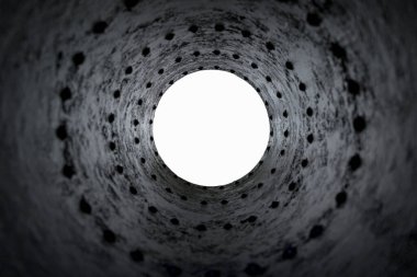 Bir borunun düşük açılı görüntüsü.