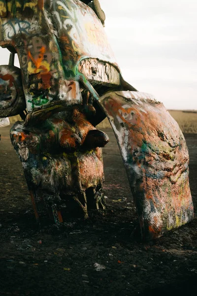 Amarillo Teksas Taki Cadillac Çiftliği Nde Renkli Bir Arabanın Dikey — Stok fotoğraf