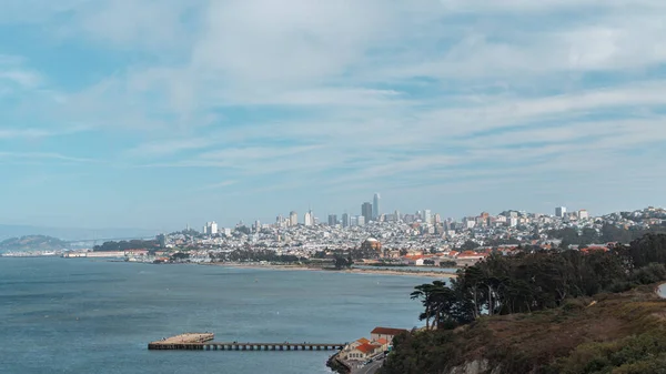 Mostu Golden Gate Widać Wybrzeże San Francisco Drapacze Chmur — Zdjęcie stockowe