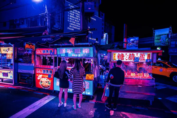 Lesklá Noc Tchaj Wanu Kde Lidé Dostávají Pouliční Jídlo Všude — Stock fotografie