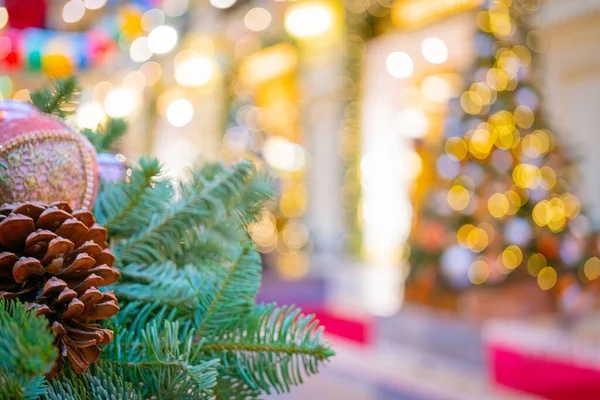 Las Decoraciones Navideñas Para Árbol Navidad Fondo Borroso Las Fiestas —  Fotos de Stock
