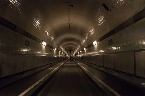ドイツ ハンブルクの聖パウリ エルベ トンネル 旧エルベ トンネル の眺め — ストック写真