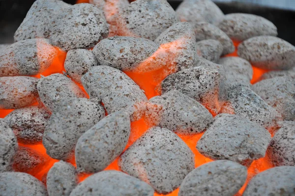 Close Briquetes Carvão Brilhando — Fotografia de Stock