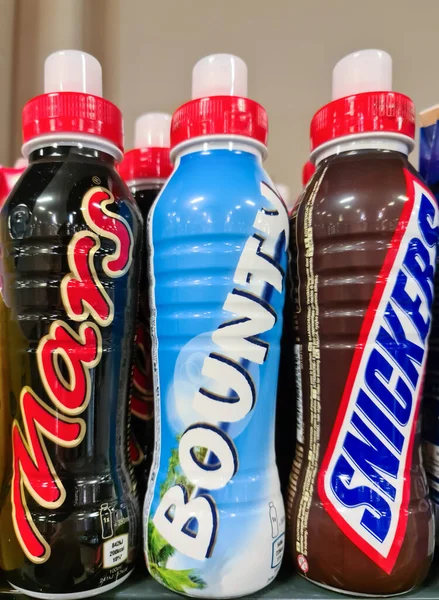 Een Close Shot Van Drie Chocoladedrinkflessen Van Mars Snickers Bounty — Stockfoto