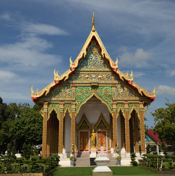 Eine Schöne Aufnahme Des Wat Ladthiwanaram Oder Wat Tai Chalong — Stockfoto