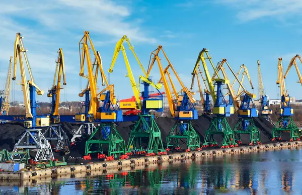 Een Blik Kleurrijke Industriële Kranen Haven Van Riga Letland — Stockfoto