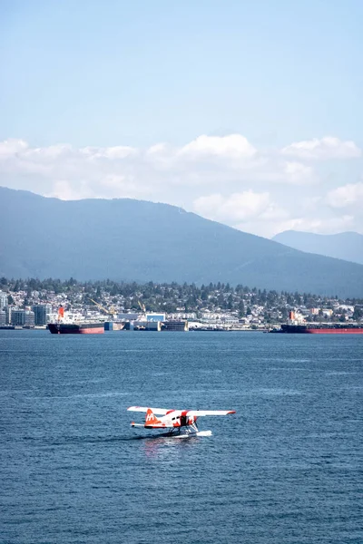 Pionowe Ujęcie Samolotu Oceanie Spokojnym Vancouver — Zdjęcie stockowe