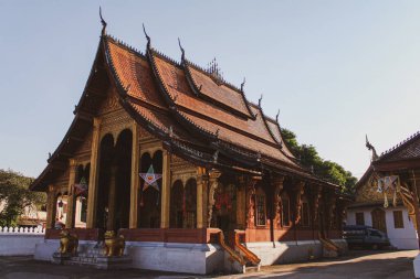 Wat Sene Luang Laos 'ta güzel tasarlanmış bir Asya binasının görüntüsü.