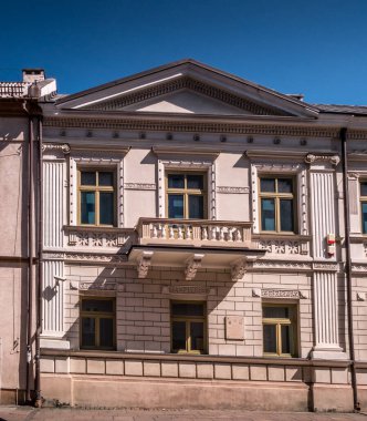 Polonya 'da bir 19. yüzyıl konağının cephesi.