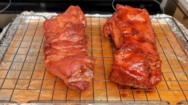 Bal ve ızgara domuz eti.