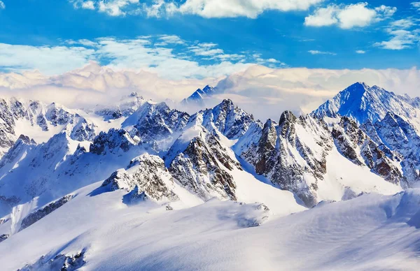 Ένα Εκπληκτικό Τοπίο Χιονισμένο Βουνό Titlis Στην Ελβετία Κατά Διάρκεια — Φωτογραφία Αρχείου