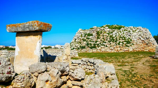 Una Vista Panorámica Una Antigua Estructura Hecha Rocas Una Zona — Foto de Stock