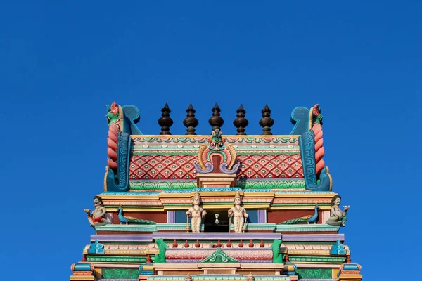 Zbliżenie Ujęcie Detali Świątyni Kodaikanal Błękitnym Tle Nieba — Zdjęcie stockowe
