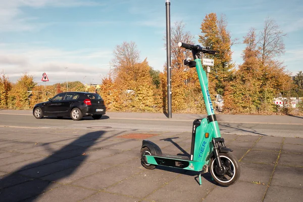 Tiro Seletivo Foco Uma Scooter Estacionada Bielefeld Alemanha — Fotografia de Stock