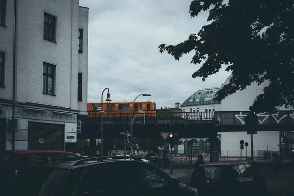 Train Sur Pont Passant Par Les Rues Berlin Allemagne — Photo