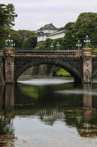 Ett Vertikalt Foto Kejserliga Palatset Chiyoda Japan — Stockfoto