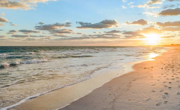 Vacker Karibisk Strand Vid Soluppgången — Stockfoto