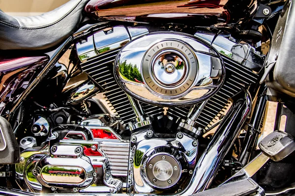 Ένα Κοντινό Πλάνο Της Harley Davidson Χρωμίου Κινητήρα Μοτοσικλέτας — Φωτογραφία Αρχείου